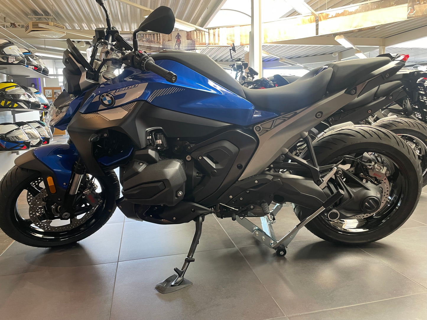 BMW R1300R / RS Lifter