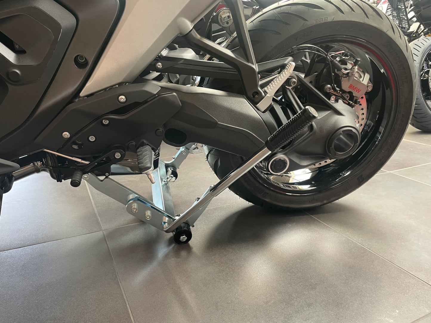BMW R1300R / RS Lifter