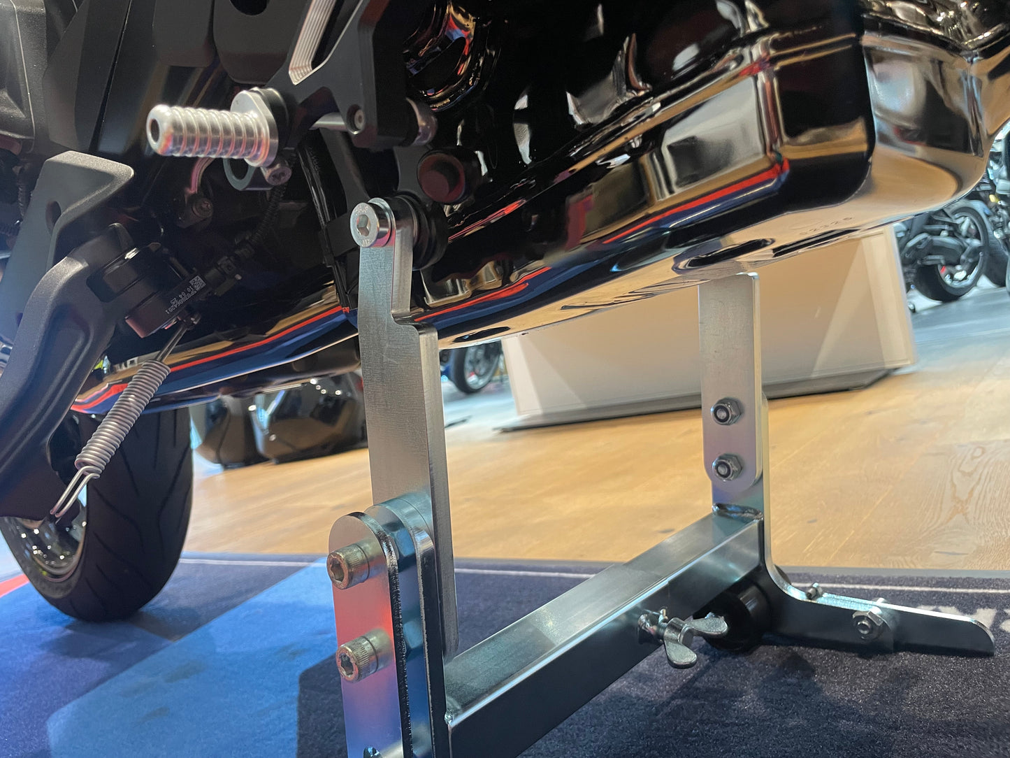BMW R1300R / RS Lifter