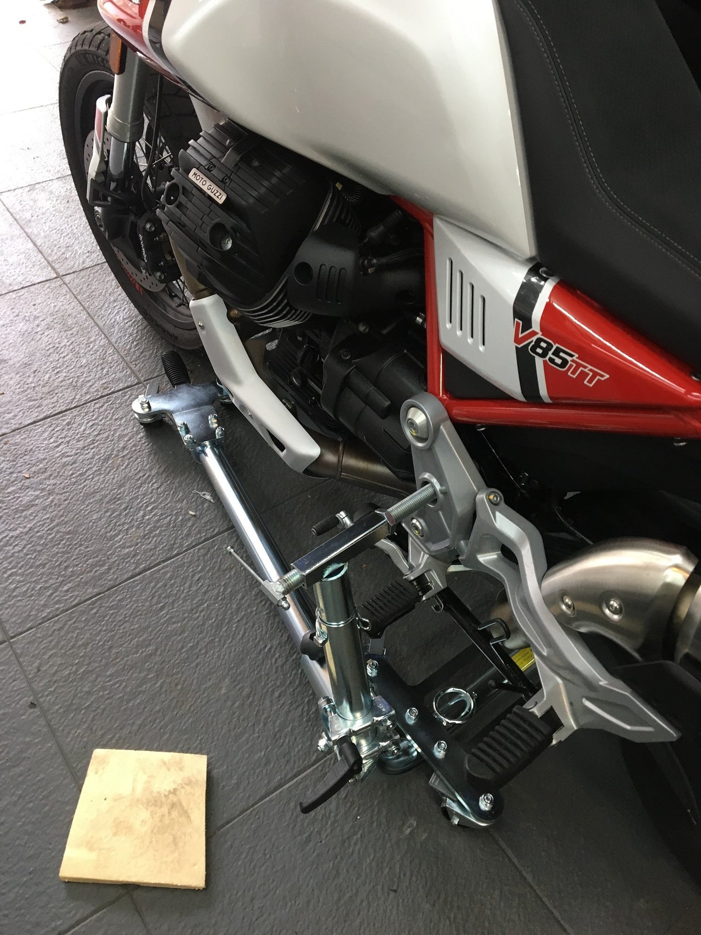 Motorbike-Lifter Sport Beispielfotos Moto Guzzi