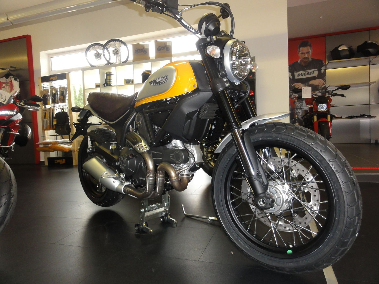 Ducati Monster und Scrambler -Lifter