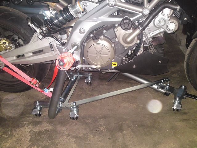 Motorbike-Lifter Sport Beispielfotos Aprilia