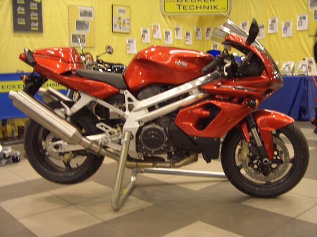 Motorbike-Lifter Sport Beispielfotos Aprilia