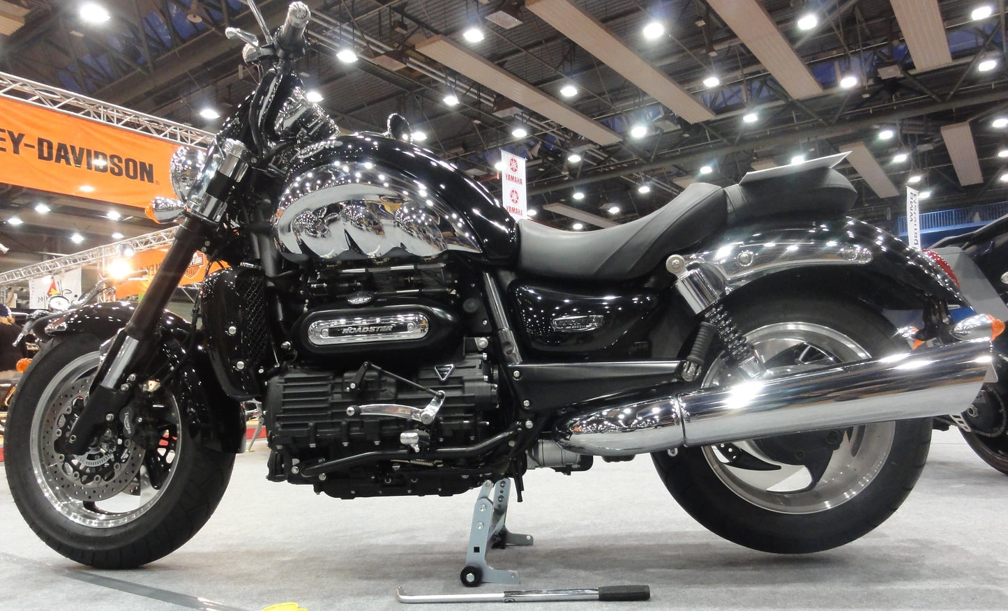 Bolzen d 8mm ohne Lifter für Triumph Rocket 3-Lifter