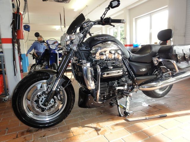 Triumph Rocket 3-Lifter d 8mm