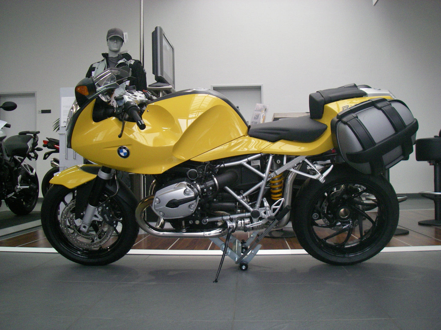 BMW R1200S Lifter