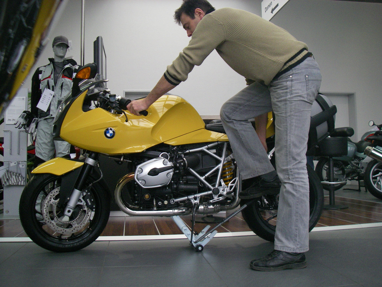 BMW R1200S Lifter