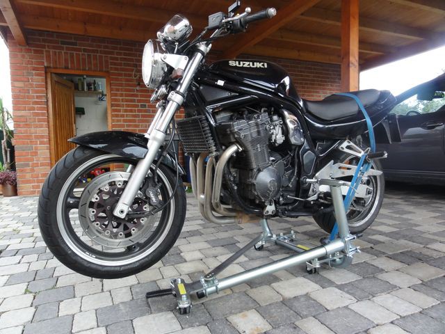 Motorbike-Lifter Sport Beispielfotos Suzuki